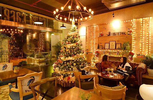 Dịch vụ trang trí Noel chuyên nghiệp cho quán Cafe tại Hà Nội