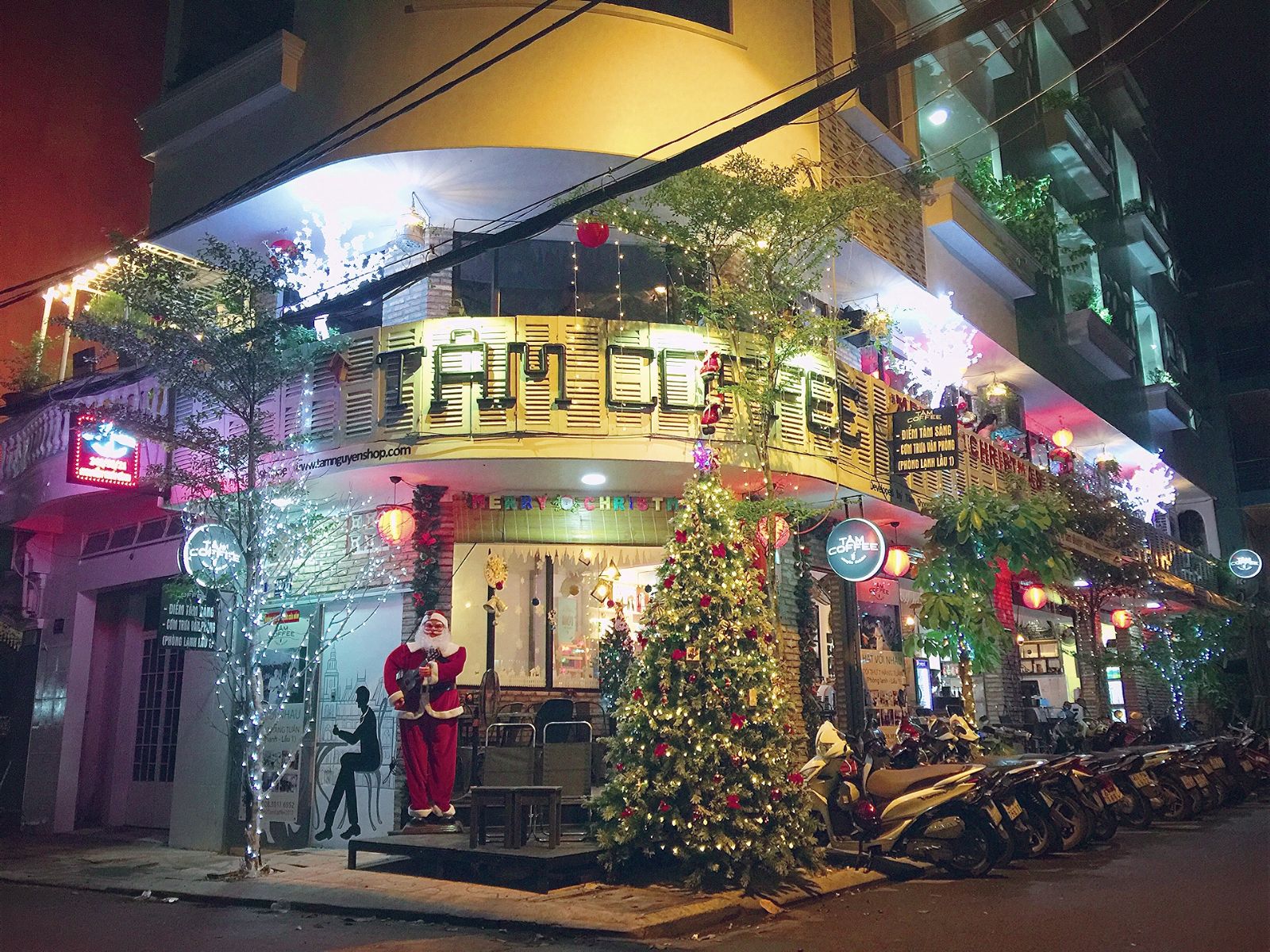 Dịch vụ trang trí Noel quán cafe trọn gói tại Hà Nội - Chill decor