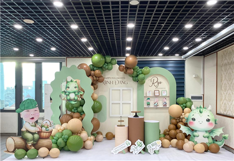 Ảnh Trang Trí Background Sinh Nhật Bé Trai: Ý Tưởng Độc Đáo và Lôi Cuốn cho Bữa Tiệc Đáng Nhớ!